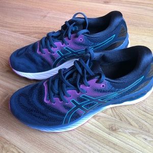 Brand new ASICS Gel Nimbus 23 (D) Size 11